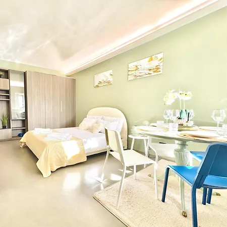 Apartment Gold Apartment Elegante Loft Porta Susa Turin